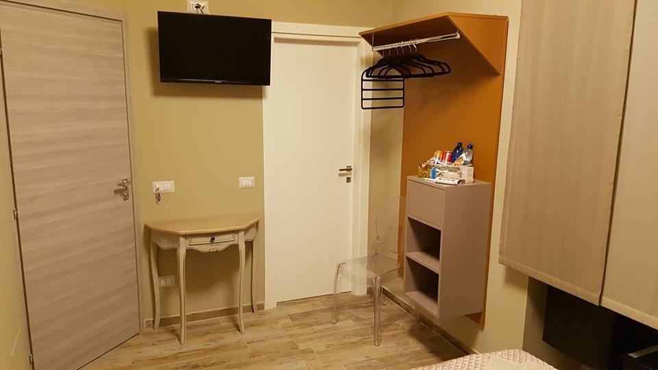 B&B Via Veneto Crotone Bagian luar foto
