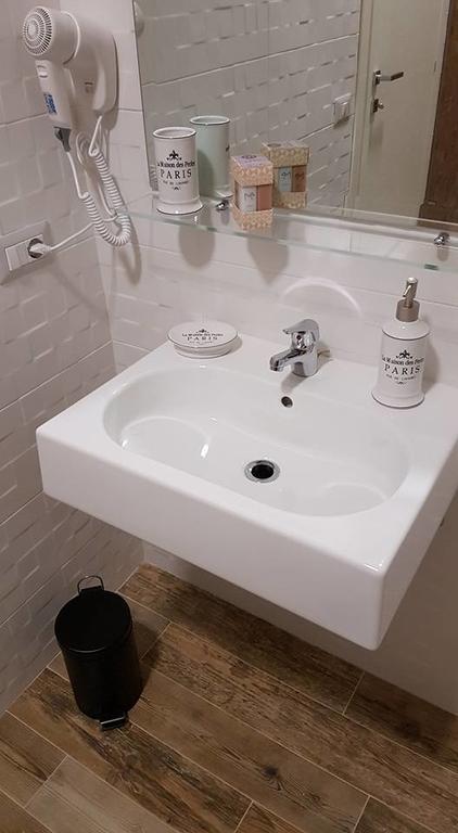 B&B Via Veneto Crotone Bagian luar foto